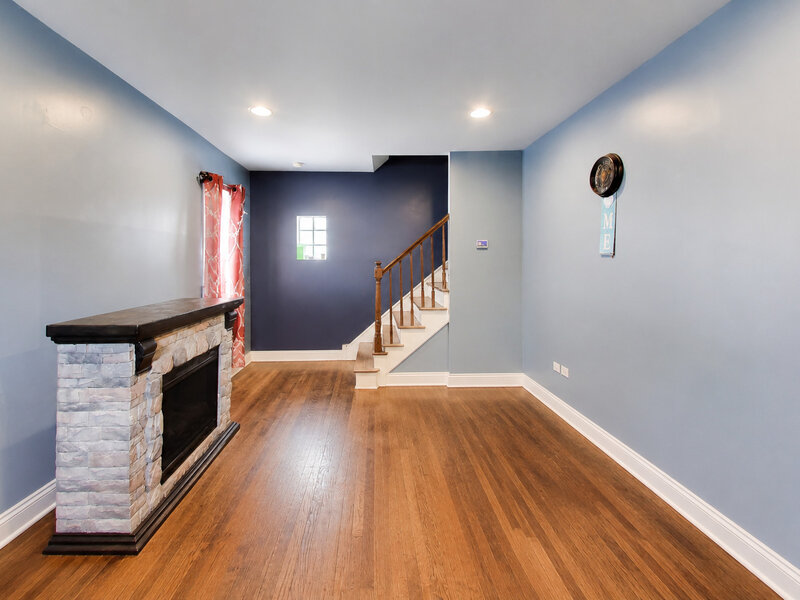 9615 S Bensley Avenue Chicago IL 60628