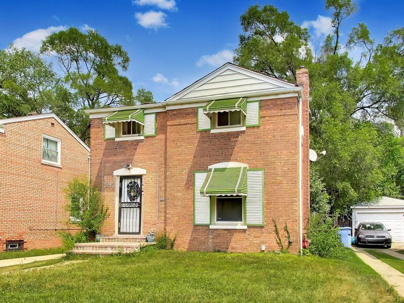 9615 S Bensley Avenue Chicago IL 60628