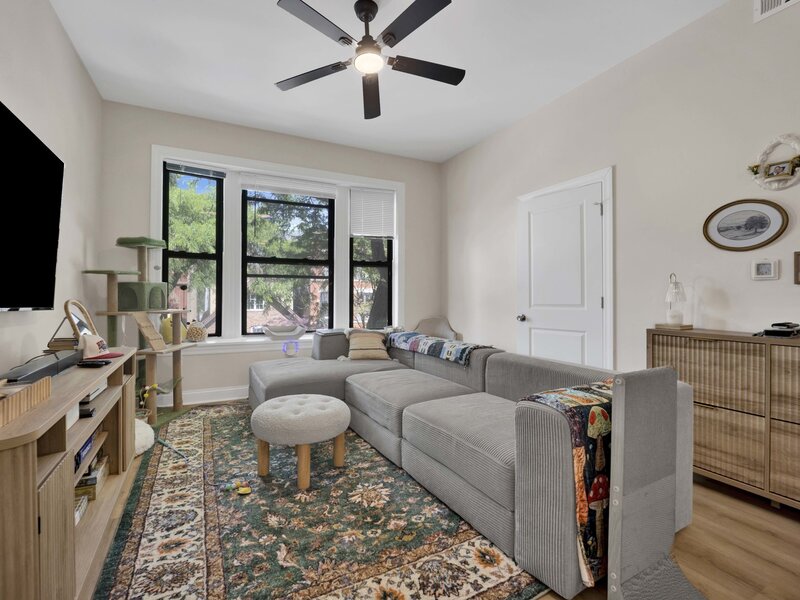 614 S Loomis Street Chicago IL 60607