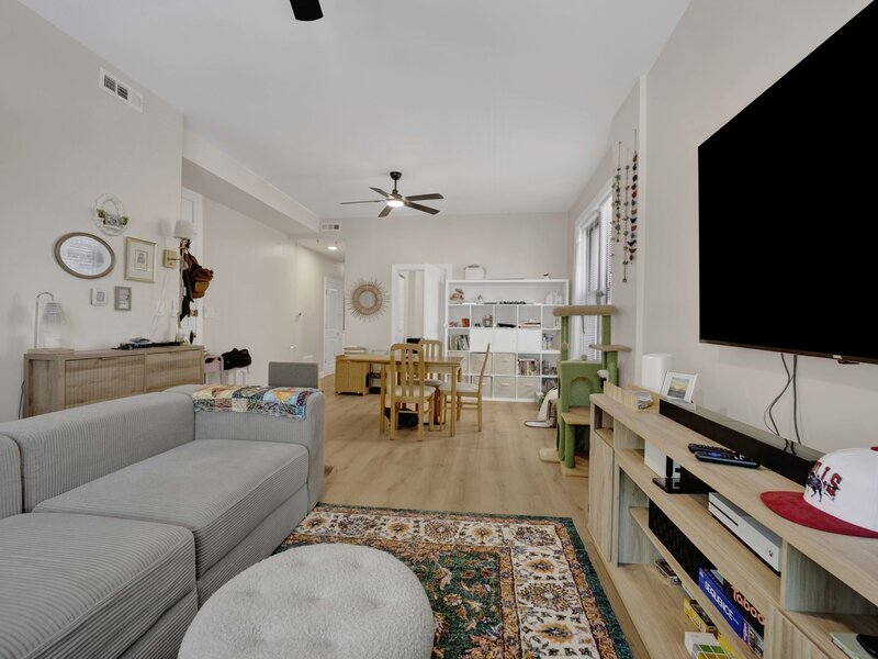 614 S Loomis Street Chicago IL 60607