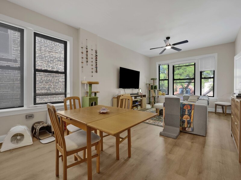 614 S Loomis Street Chicago IL 60607