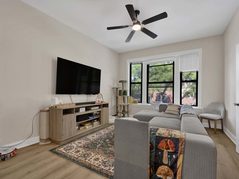 614 S Loomis Street Chicago IL 60607