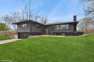 Photo of 841 Hawthorne Drive Naperville IL 60540