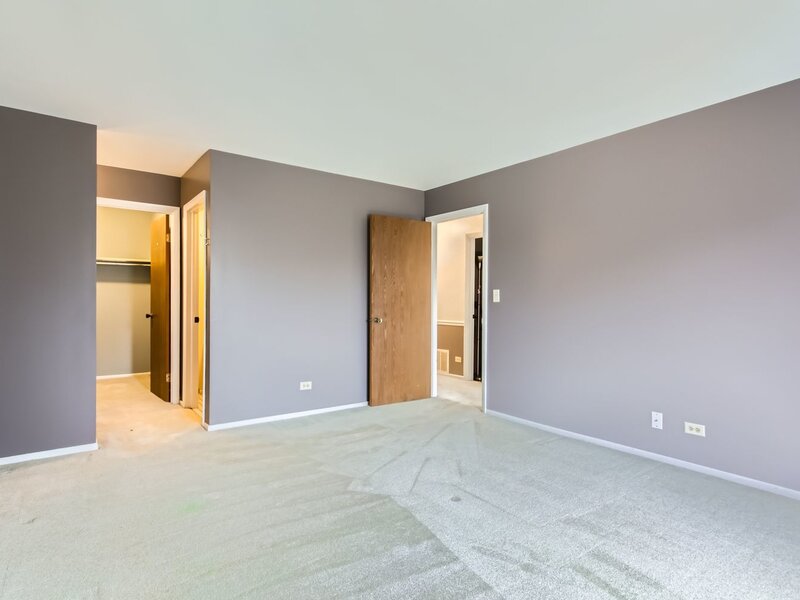372 Springlake Lane Aurora IL 60504