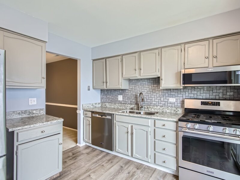 372 Springlake Lane Aurora IL 60504