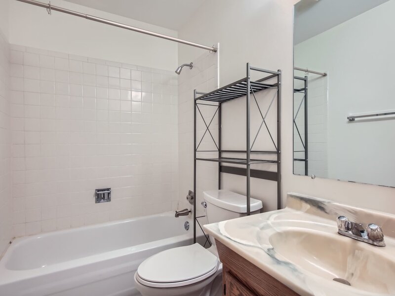 372 Springlake Lane Aurora IL 60504