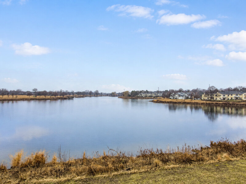 372 Springlake Lane Aurora IL 60504