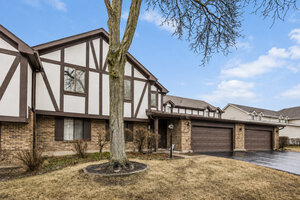 Photo of 372 Springlake Lane Aurora IL 60504