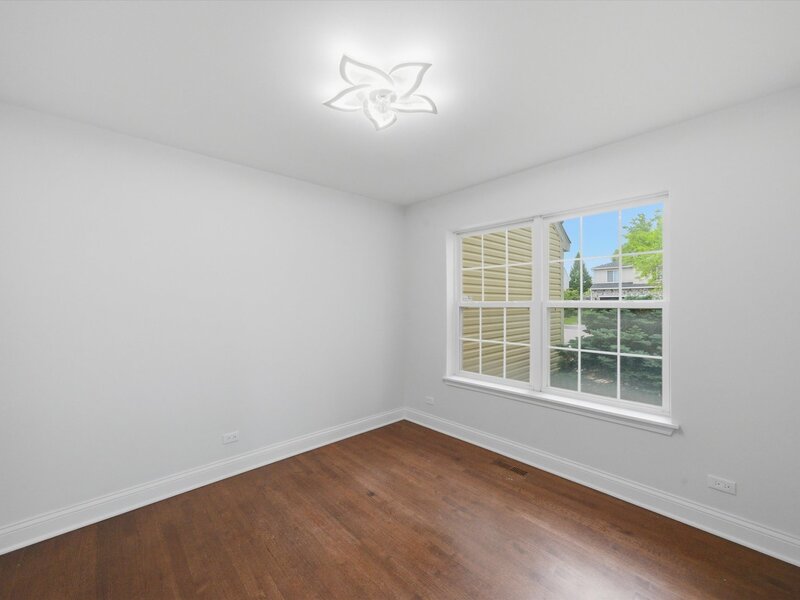 2210 Fieldcrest Drive Mundelein IL 60060