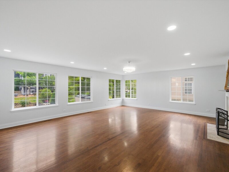2210 Fieldcrest Drive Mundelein IL 60060