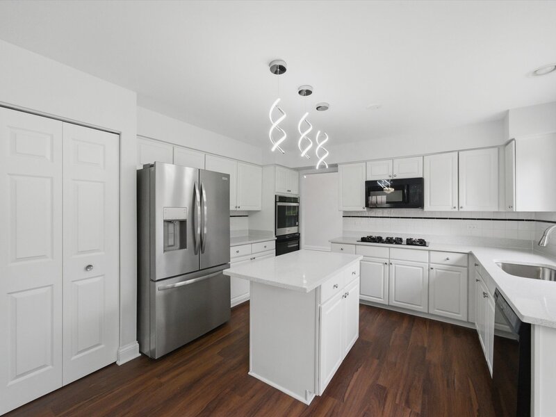 2210 Fieldcrest Drive Mundelein IL 60060