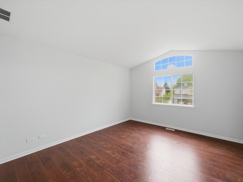 2210 Fieldcrest Drive Mundelein IL 60060