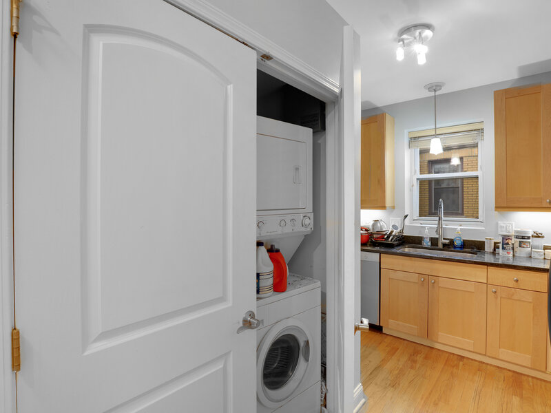 7401 N Hoyne Avenue Chicago IL 60645