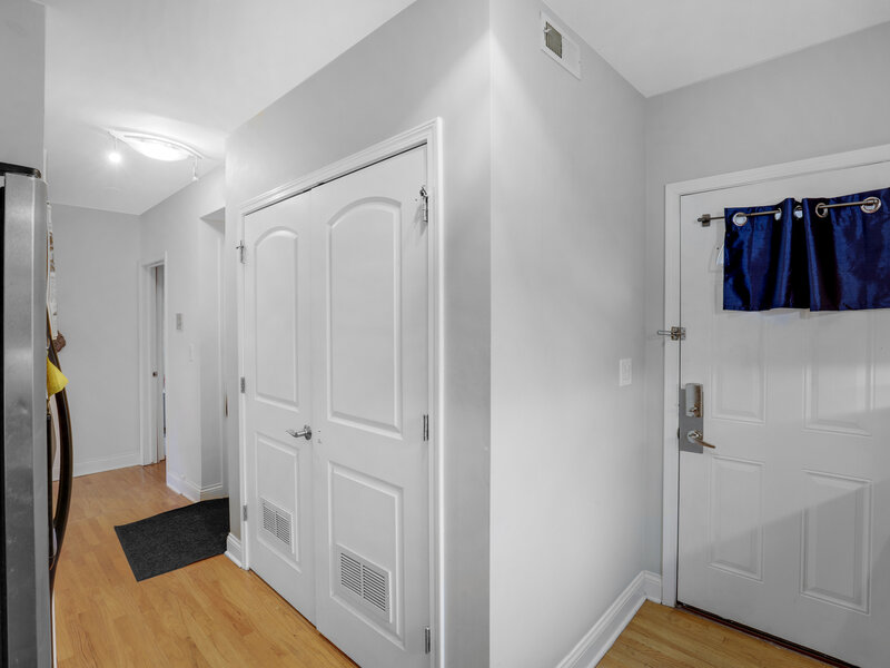 7401 N Hoyne Avenue Chicago IL 60645