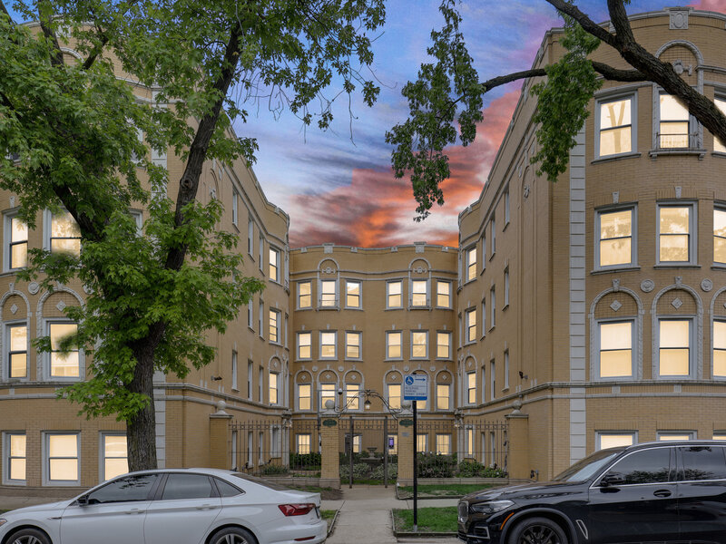 7401 N Hoyne Avenue Chicago IL 60645