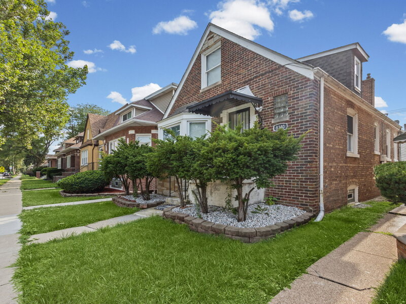 8340 S Yates Boulevard Chicago IL 60617