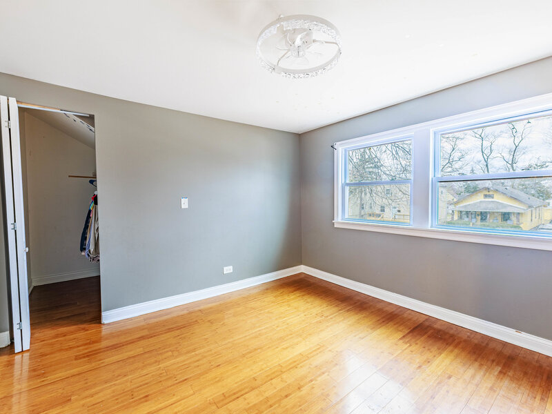 15117 Vine Avenue Harvey IL 60426