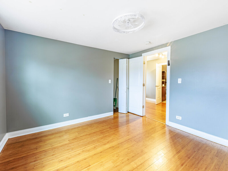 15117 Vine Avenue Harvey IL 60426