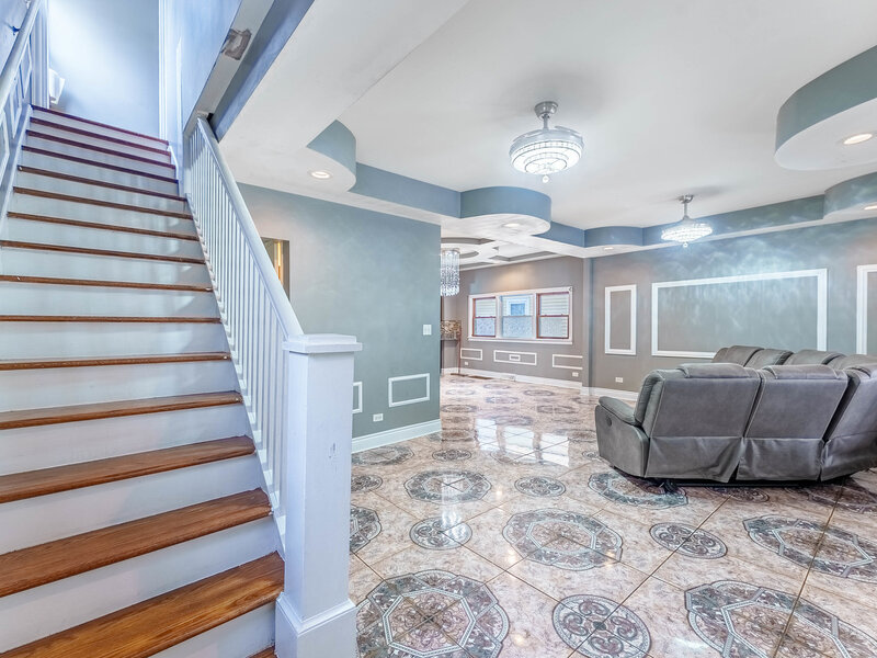 15117 Vine Avenue Harvey IL 60426