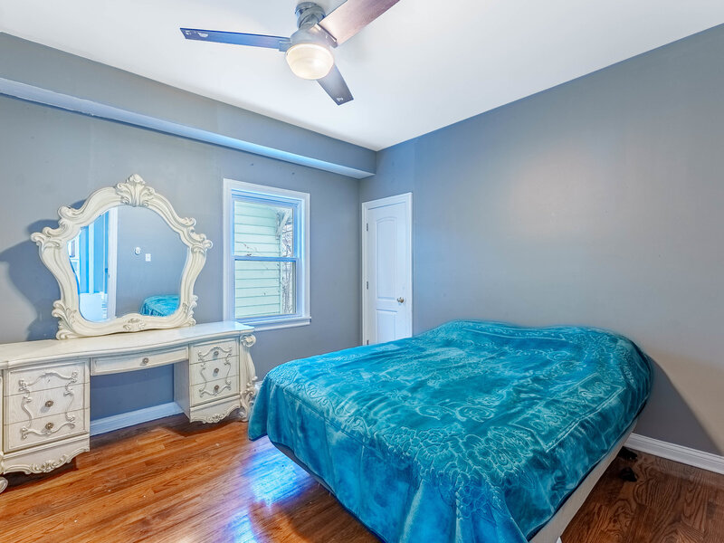 15117 Vine Avenue Harvey IL 60426