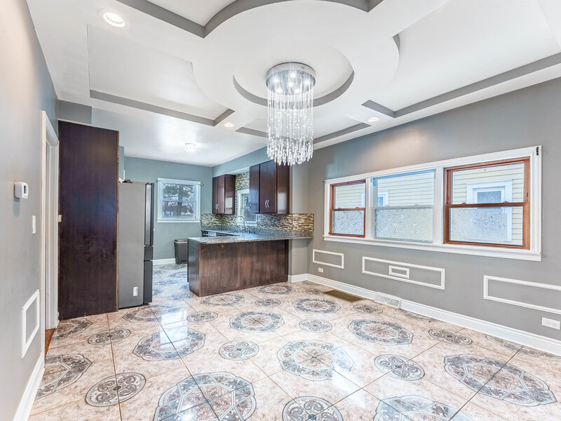 15117 Vine Avenue Harvey IL 60426