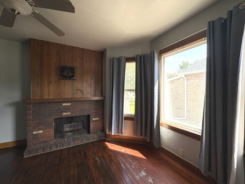 1423 Pulaski Street Peru IL 61354