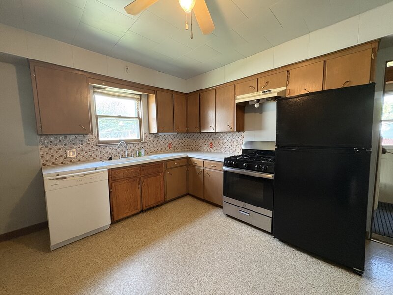 1423 Pulaski Street Peru IL 61354
