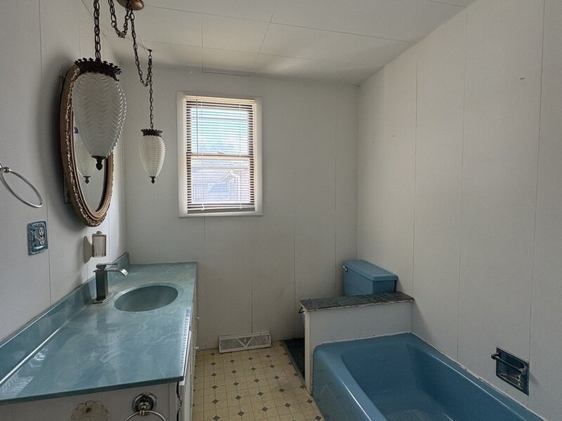 1423 Pulaski Street Peru IL 61354