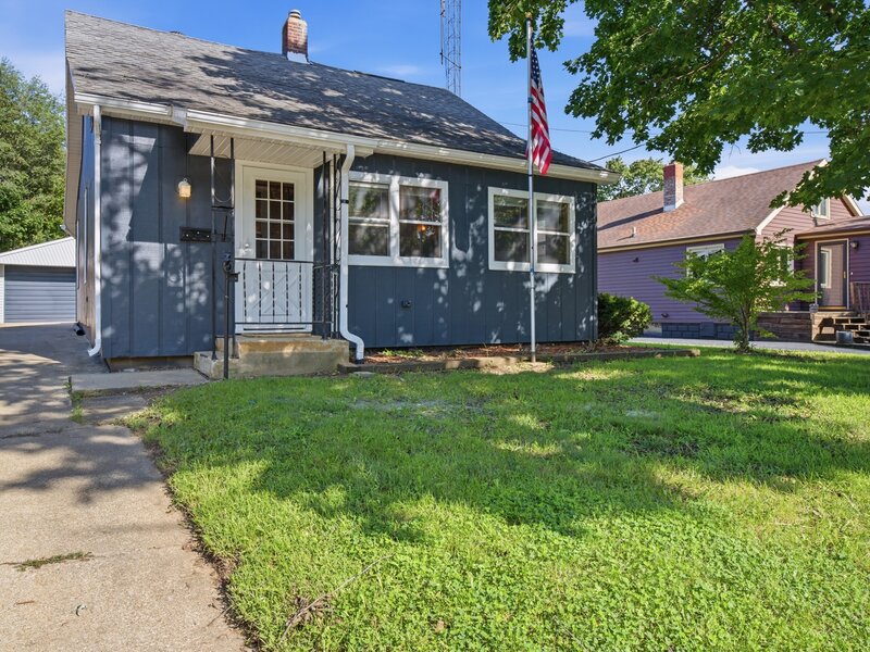 1215 Colton Avenue Bloomington IL 61701