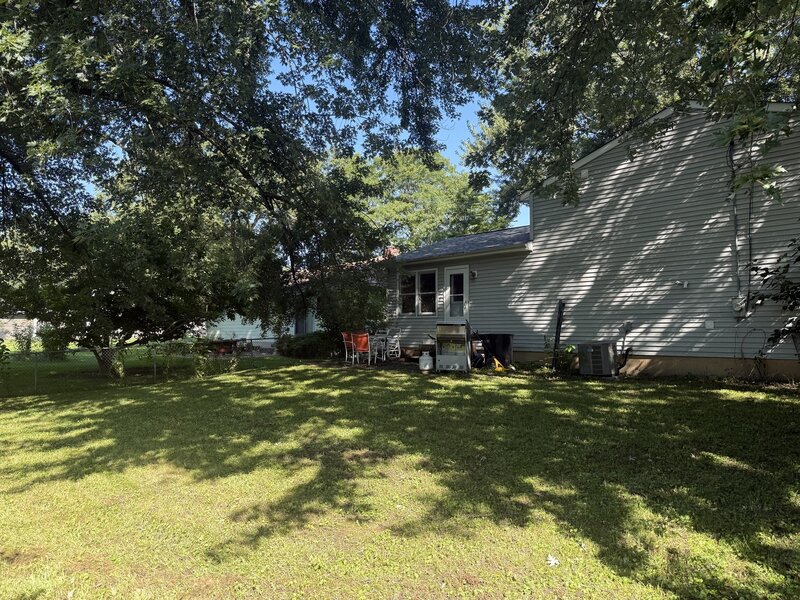 2505 Magnolia Lane Lindenhurst IL 60046