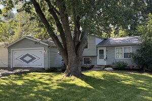Photo of 2505 Magnolia Lane Lindenhurst IL 60046