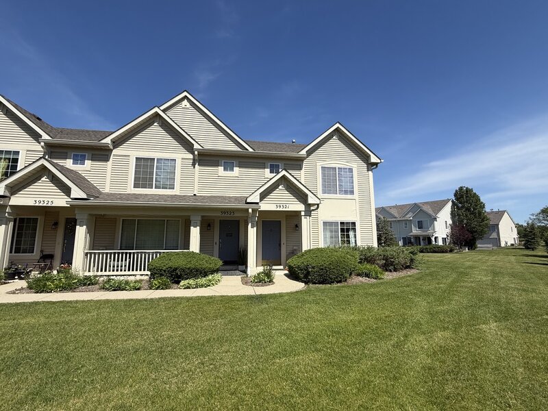 39321 N Melbourne Court Beach Park IL 60083