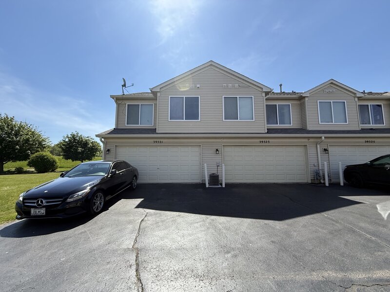 39321 N Melbourne Court Beach Park IL 60083