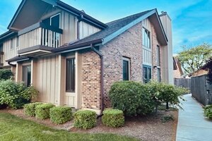 Photo of 12 Kent Court Willowbrook IL 60527