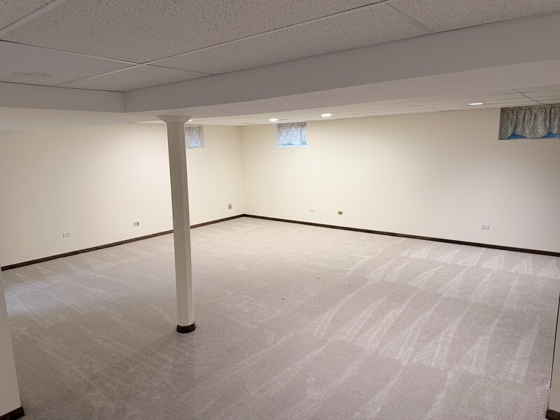 12 Kent Court Willowbrook IL 60527