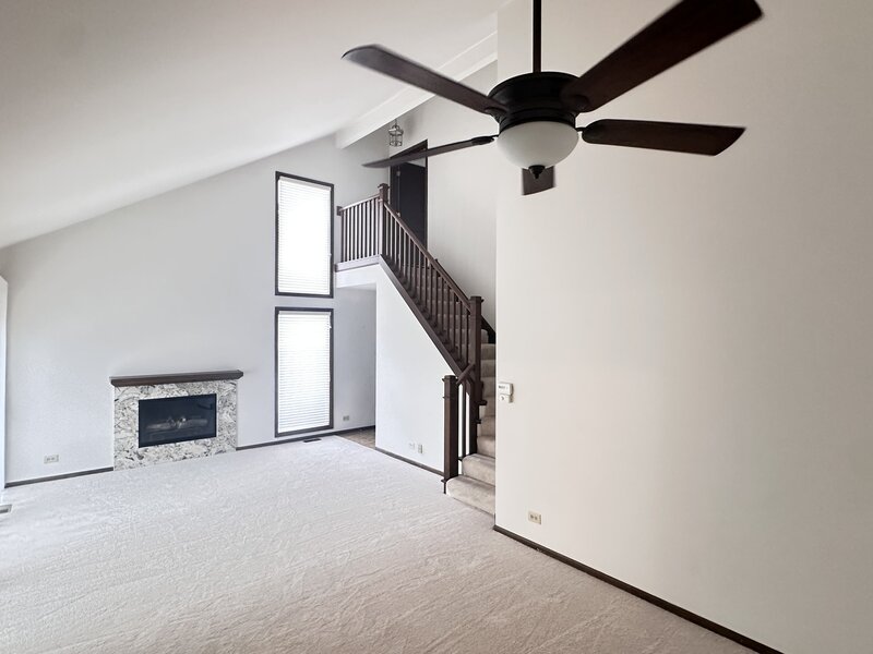 12 Kent Court Willowbrook IL 60527