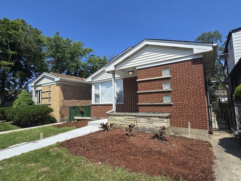8505 S King Drive Chicago IL 60619