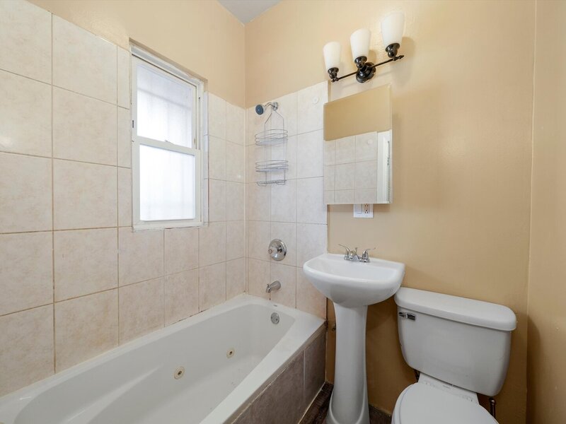 3921 W Huron Street Chicago IL 60624