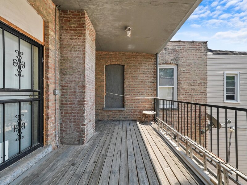 3921 W Huron Street Chicago IL 60624