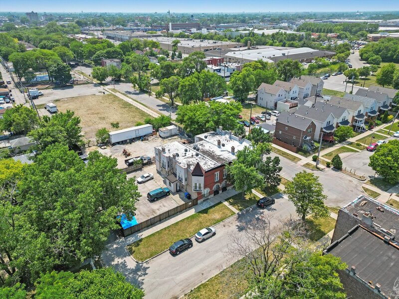 3921 W Huron Street Chicago IL 60624