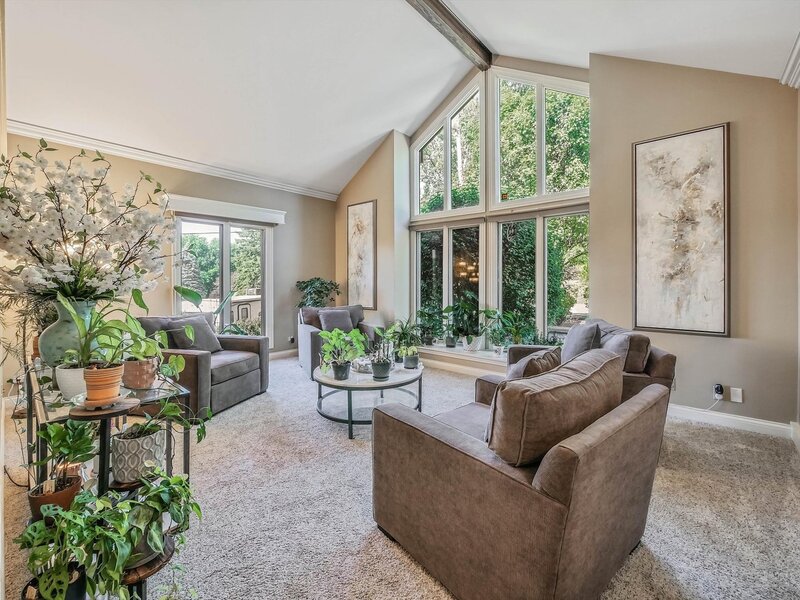 305 N Dale Avenue Mchenry IL 60050