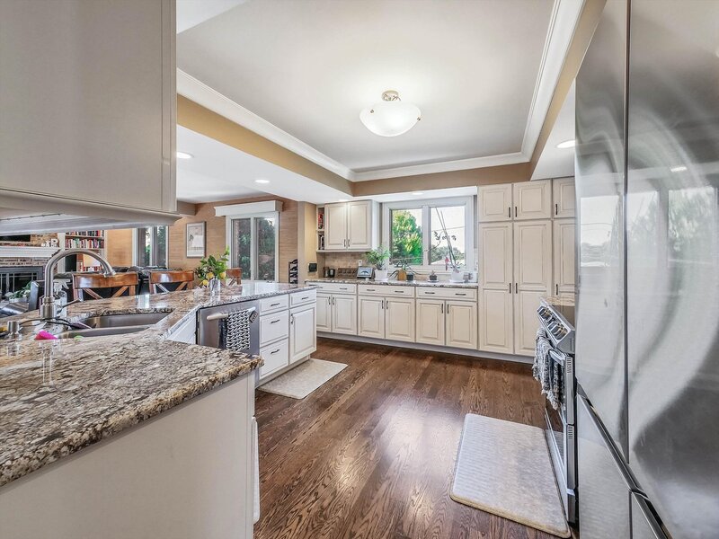305 N Dale Avenue Mchenry IL 60050