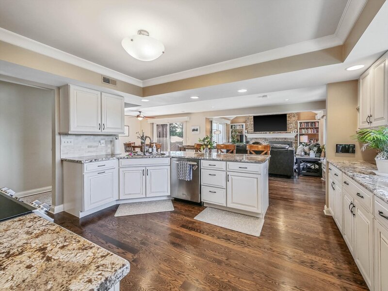305 N Dale Avenue Mchenry IL 60050