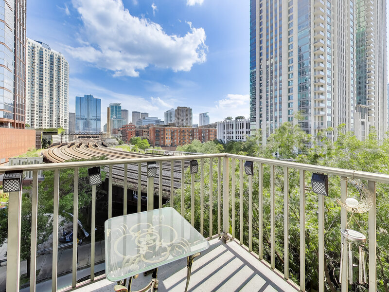 400 N Clinton Street Chicago IL 60654