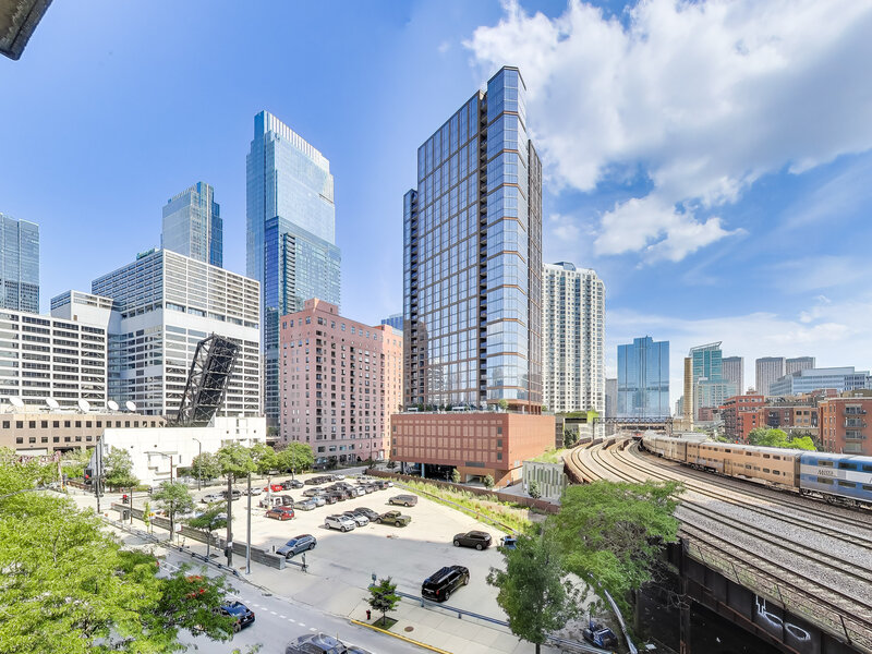 400 N Clinton Street Chicago IL 60654