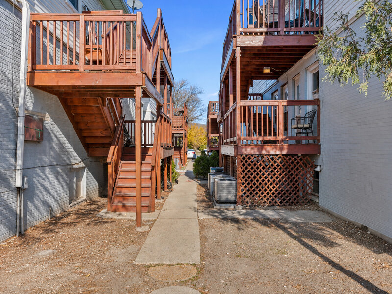 9421 Kelvin Lane Schiller Park IL 60176