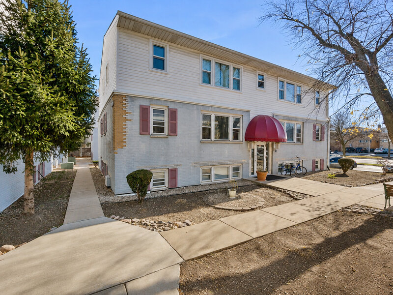 9421 Kelvin Lane Schiller Park IL 60176