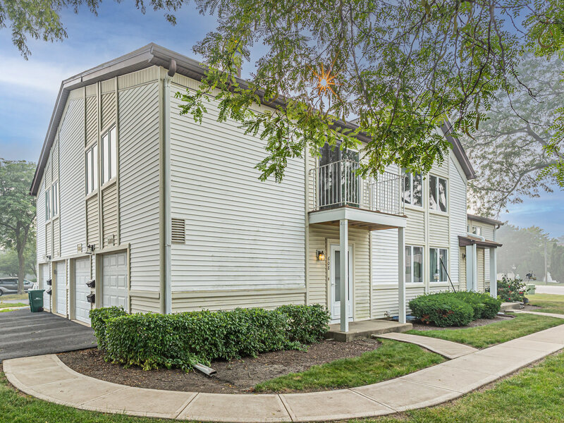 608 Inverrary Lane Deerfield IL 60015