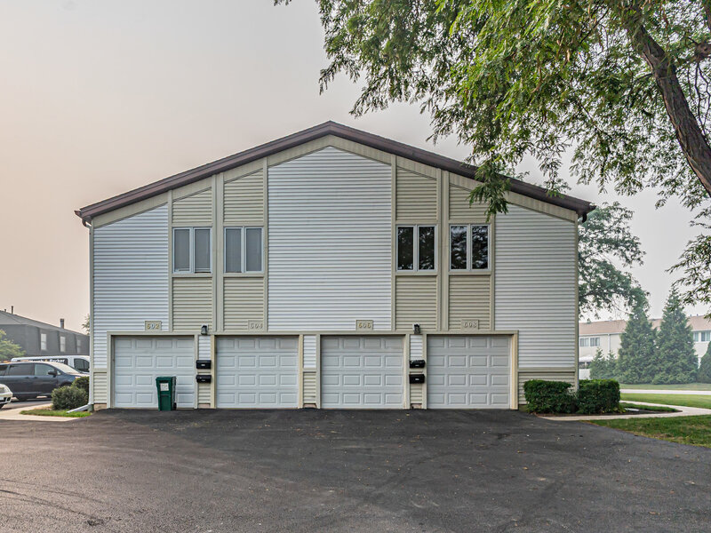 608 Inverrary Lane Deerfield IL 60015