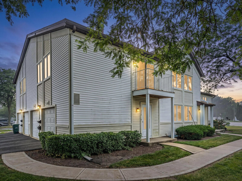 608 Inverrary Lane Deerfield IL 60015